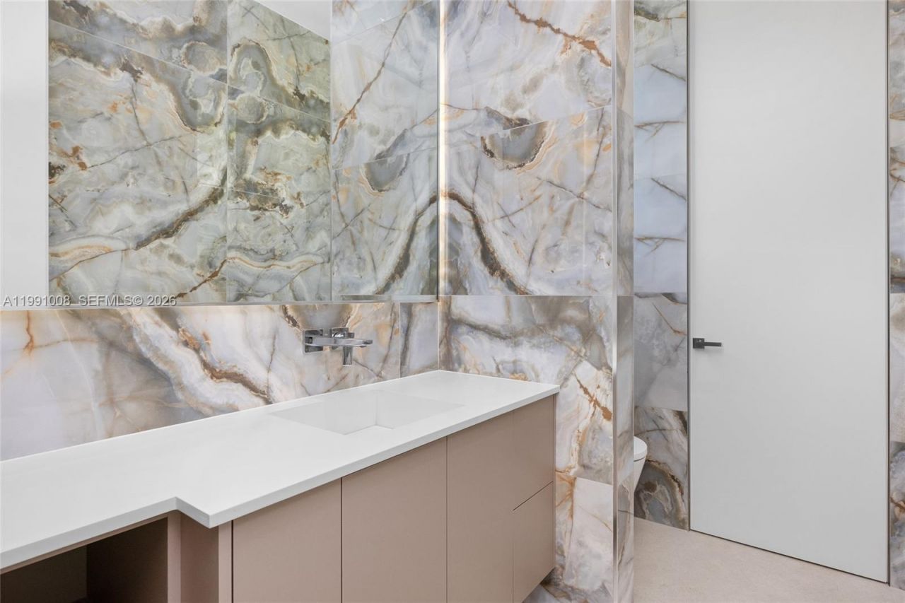 503 Palm Dr , Hallandale Beach, FL 33009 Photo