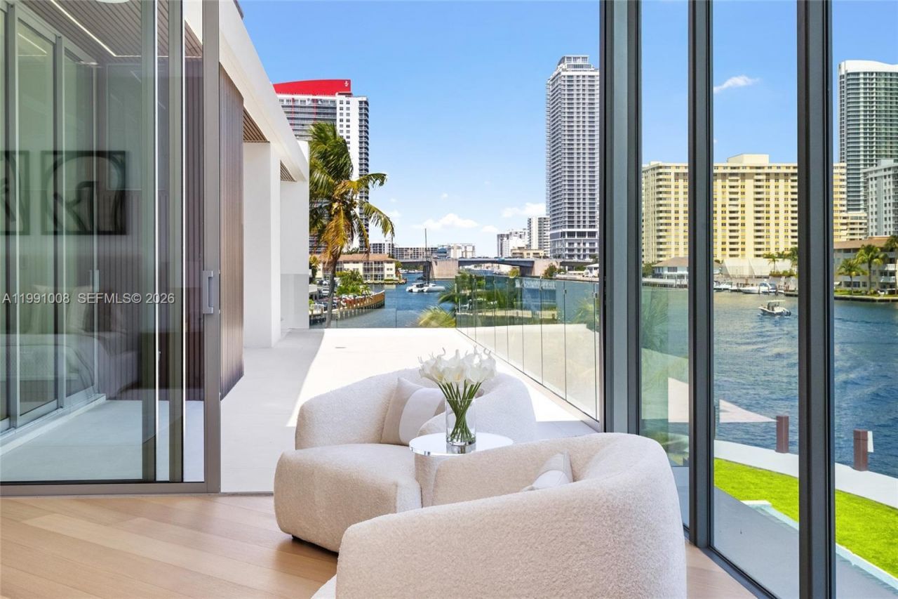 503 Palm Dr , Hallandale Beach, FL 33009 Photo