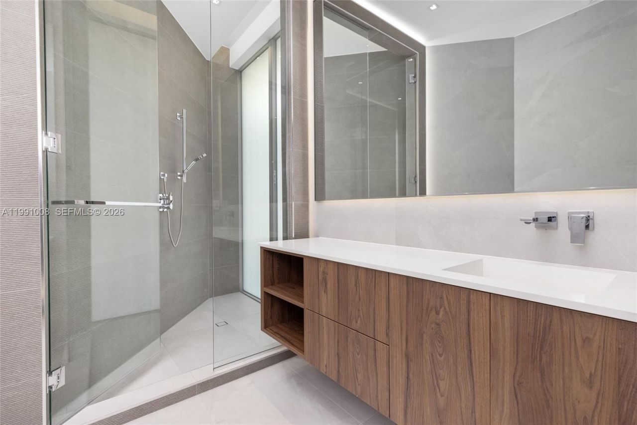 503 Palm Dr , Hallandale Beach, FL 33009 Photo