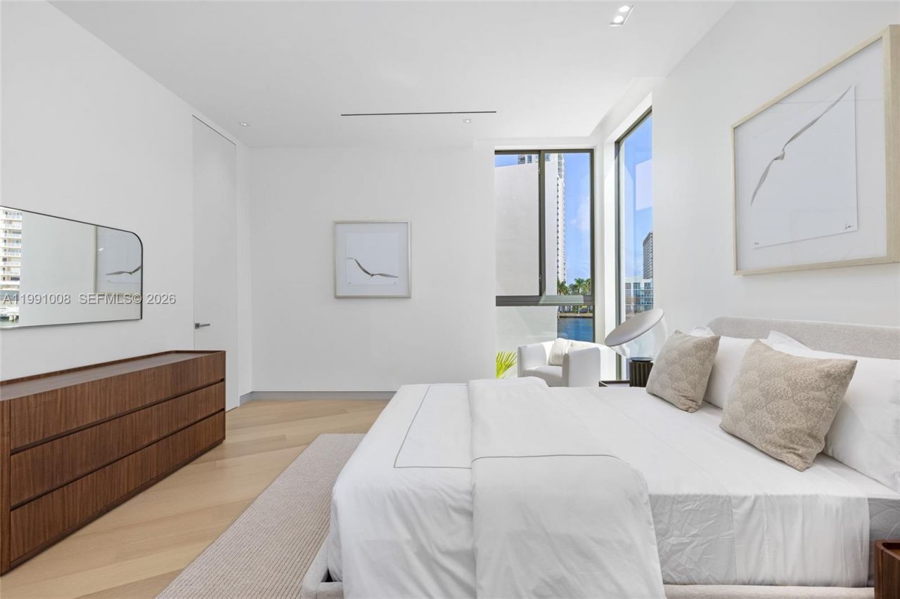 503 Palm Dr , Hallandale Beach, FL 33009 Photo