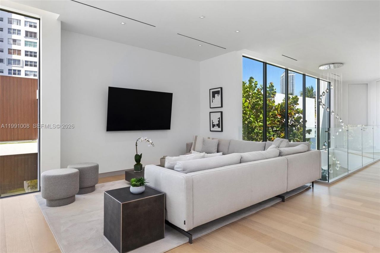 503 Palm Dr , Hallandale Beach, FL 33009 Photo