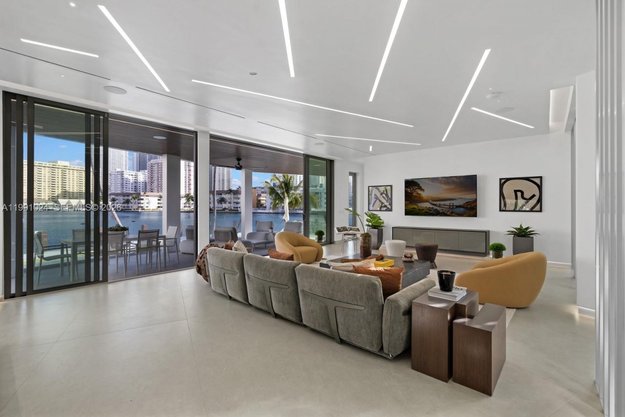 501 Palm Dr , Hallandale Beach, FL 33009 Photo