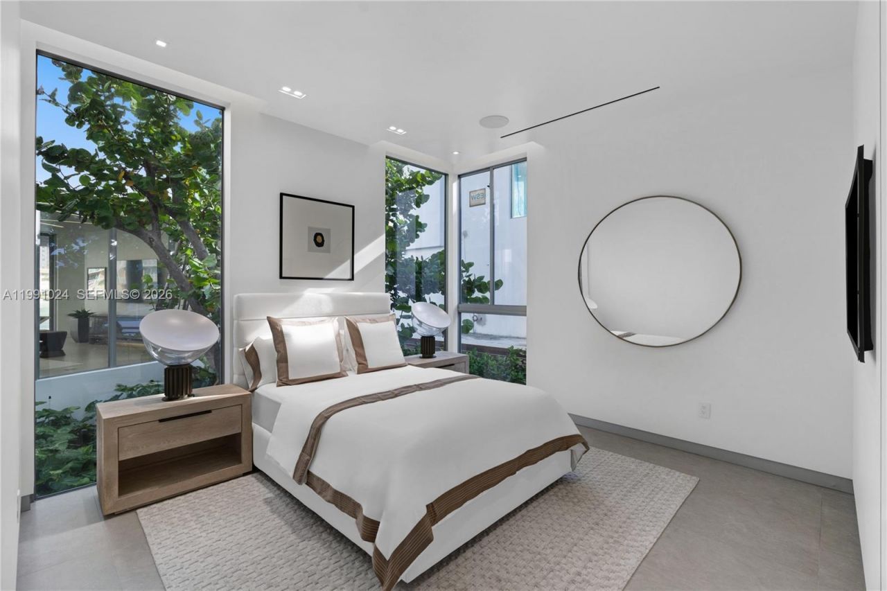 501 Palm Dr , Hallandale Beach, FL 33009 Photo