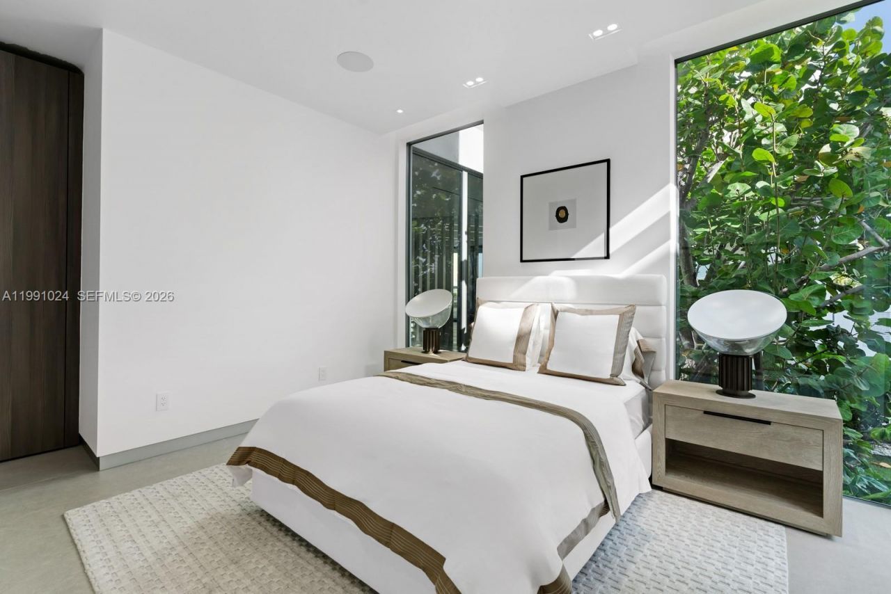 501 Palm Dr , Hallandale Beach, FL 33009 Photo