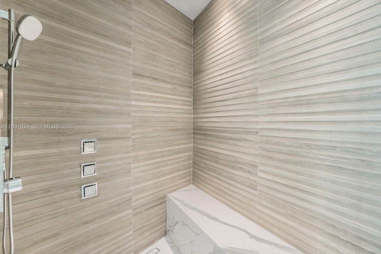 501 Palm Dr , Hallandale Beach, FL 33009 Photo