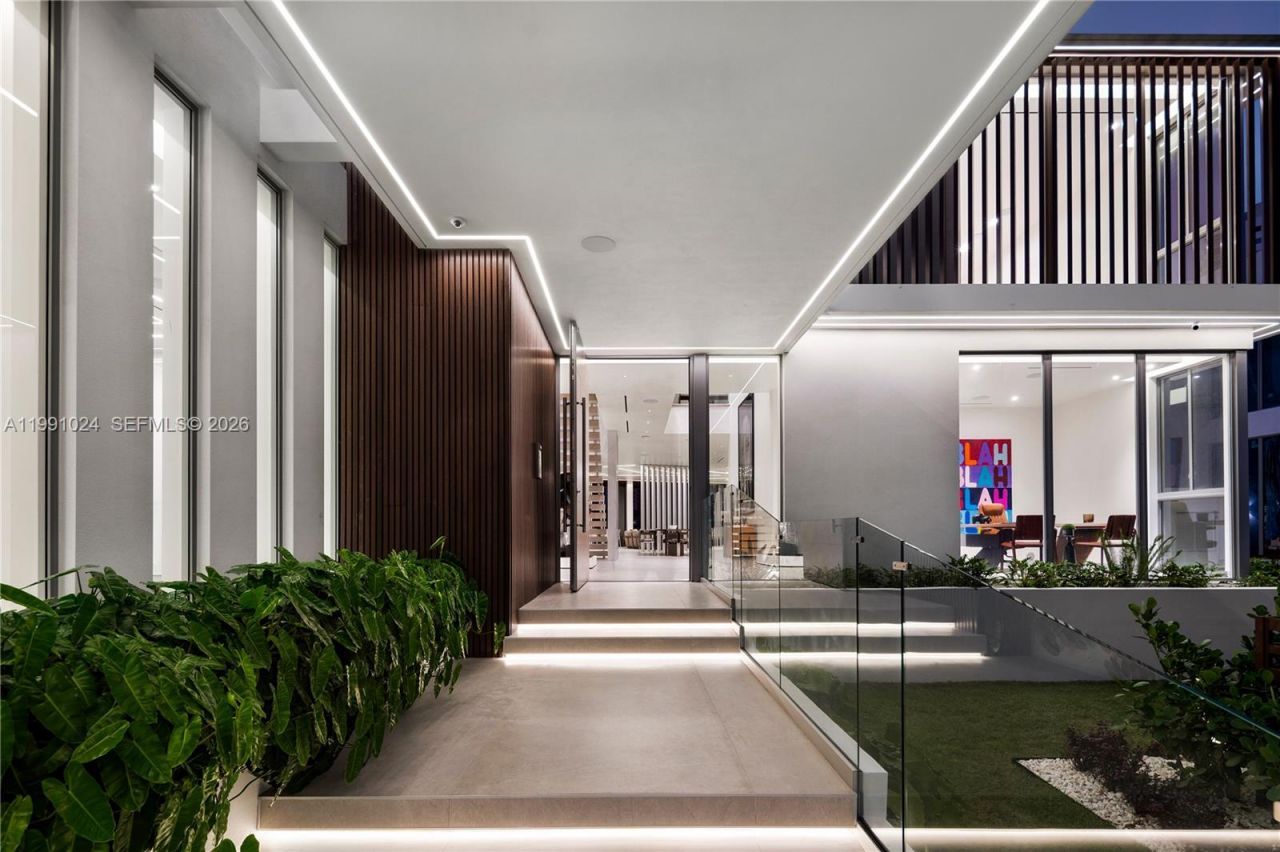 501 Palm Dr , Hallandale Beach, FL 33009 Photo