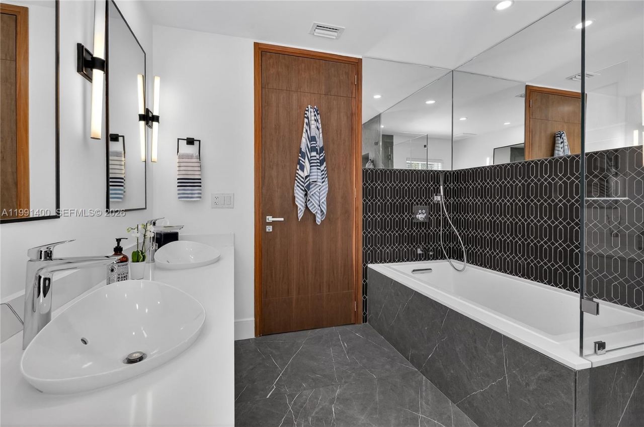 1109 Almeria Ave, Coral Gables, FL 33134 Photo