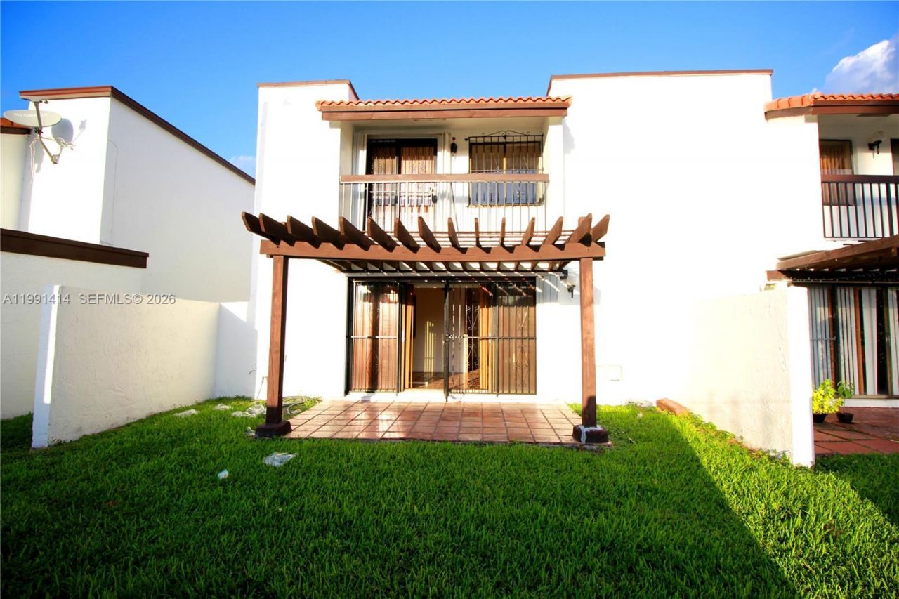 1221 SW 124th Ct, Unit 26-E, Miami, FL 33184 Photo