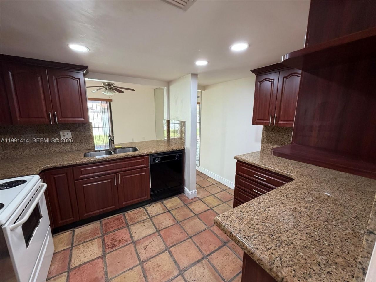 1221 SW 124th Ct, Unit 26-E, Miami, FL 33184 Photo