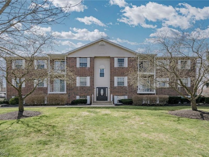 10790 Ravenna Road, Unit 201, Twinsburg, OH 44087 Photo 2