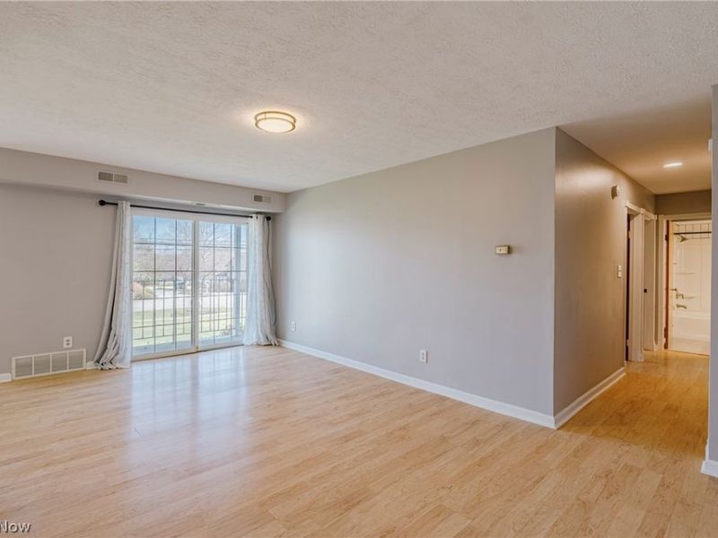 10790 Ravenna Road, Unit 201, Twinsburg, OH 44087 Photo 3