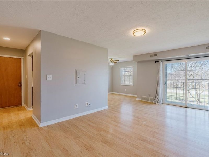 10790 Ravenna Road, Unit 201, Twinsburg, OH 44087 Photo 4