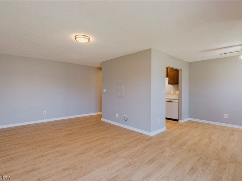 10790 Ravenna Road, Unit 201, Twinsburg, OH 44087 Photo 5