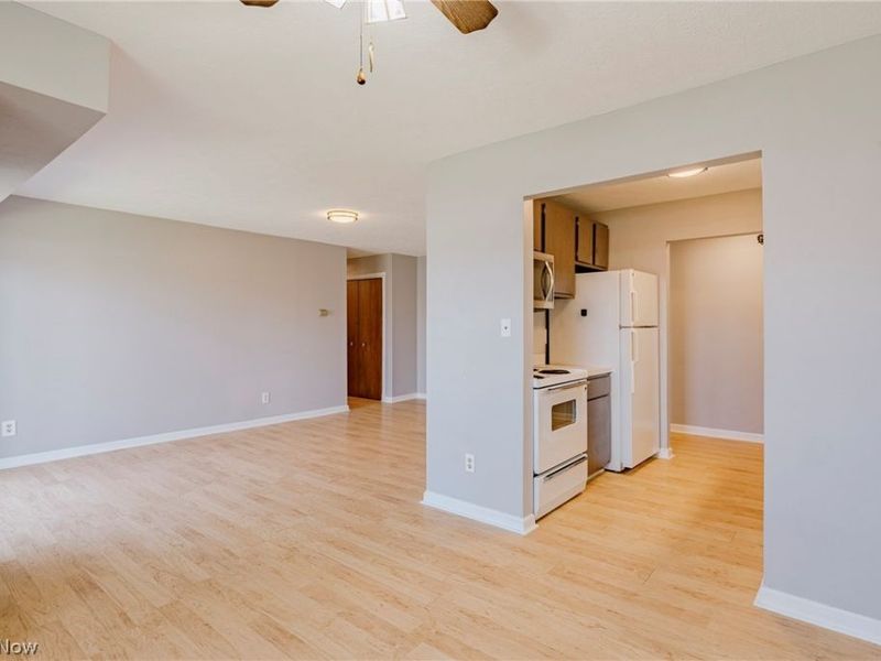 10790 Ravenna Road, Unit 201, Twinsburg, OH 44087 Photo 7