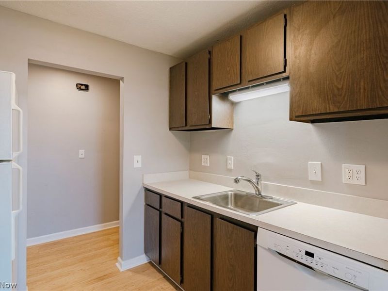 10790 Ravenna Road, Unit 201, Twinsburg, OH 44087 Photo 9