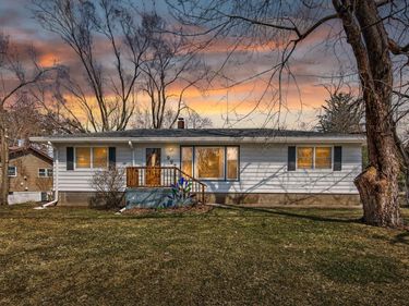 997 Rivercrest Road N, Lakeland, MN 55043