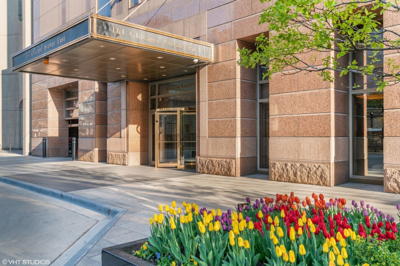 161 E Chicago Avenue, Unit 33DE, Chicago, IL 60611 Main Photo