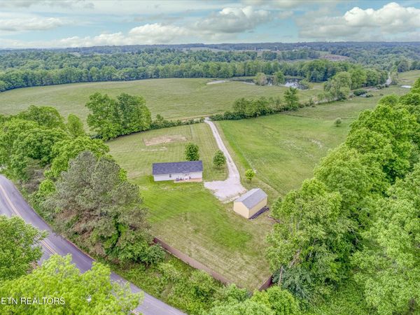 1447 Dykes Rd, Crossville, TN 38571