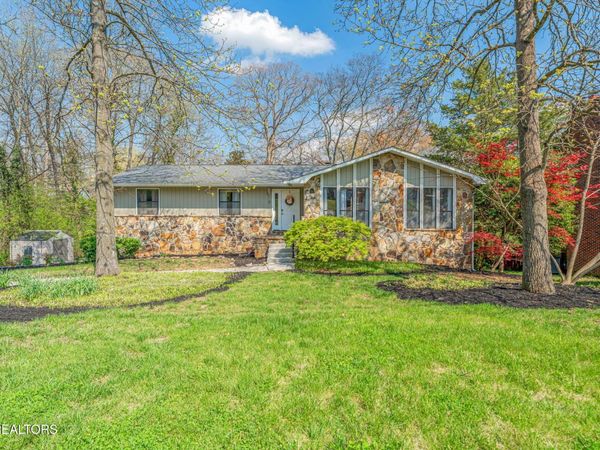 9703 Clearwater Drive, Knoxville, TN 37923