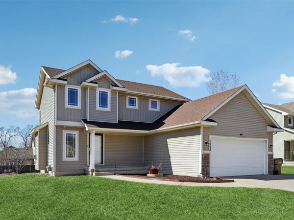 5928 NW 50th Street, Johnston, IA 50131
