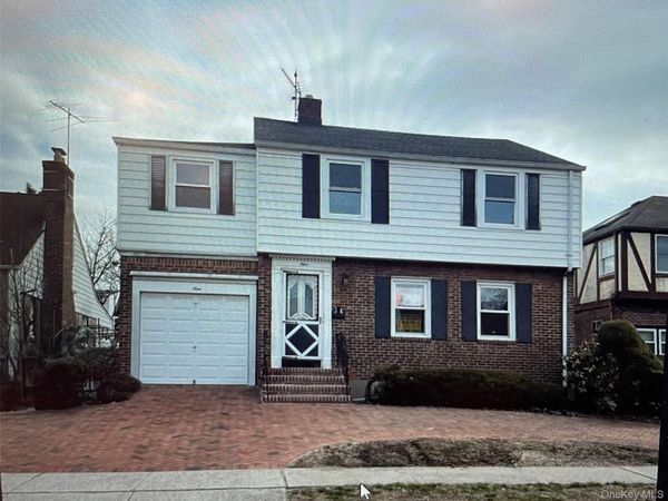 9 Damson Lane , Valley Stream, NY 11581