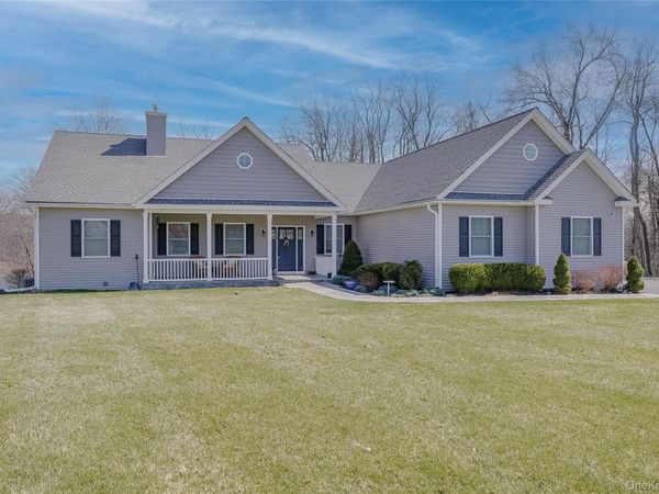 23 Swan Hollow , New Windsor, NY 12553