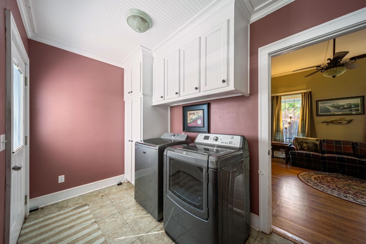 131 NW Pine Street Photo 24