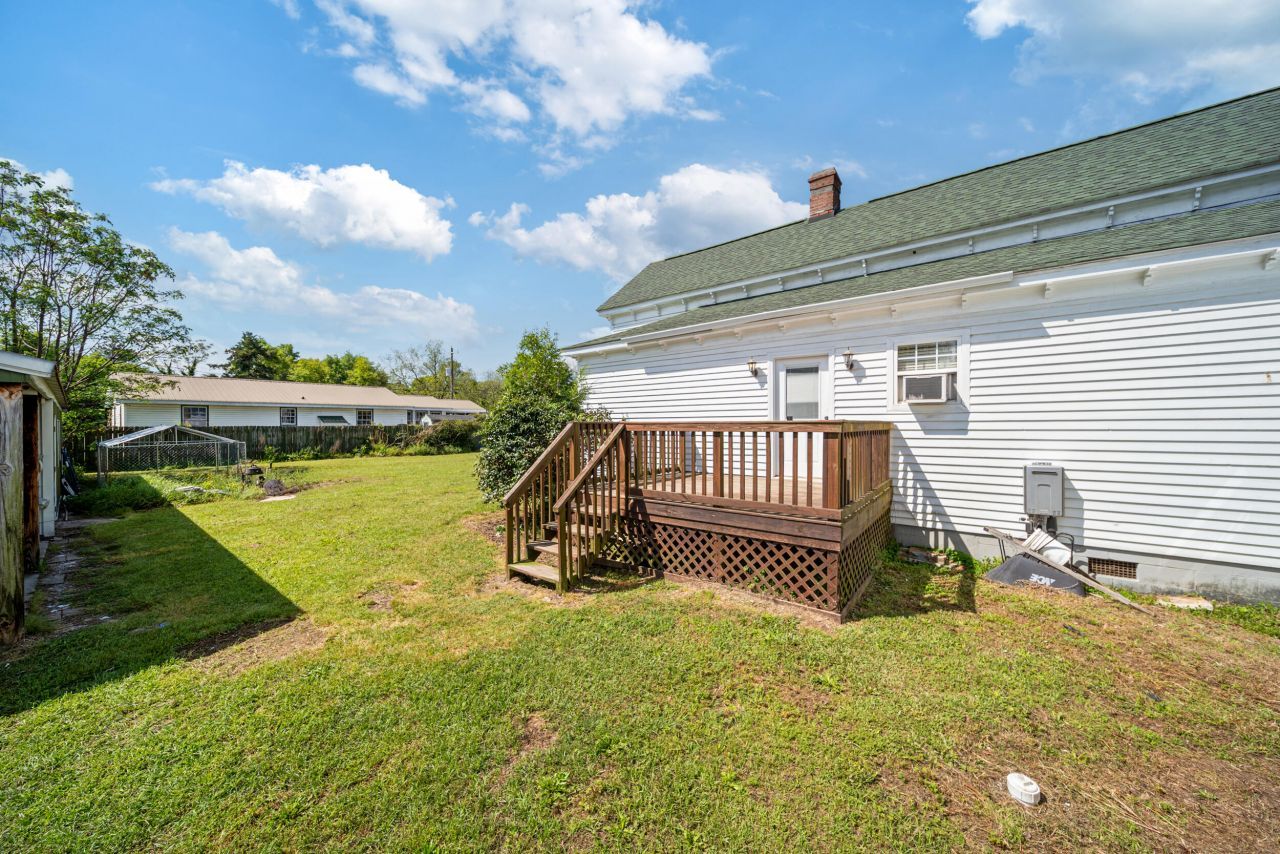 131 NW Pine Street Photo 27