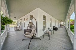 131 NW Pine Street photo 4