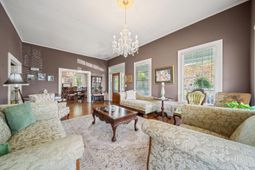 131 NW Pine Street photo 4