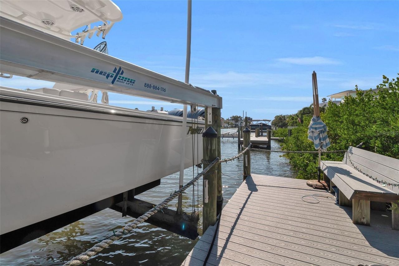 1040 Sylvan Drive, Sarasota, FL 34234 Photo