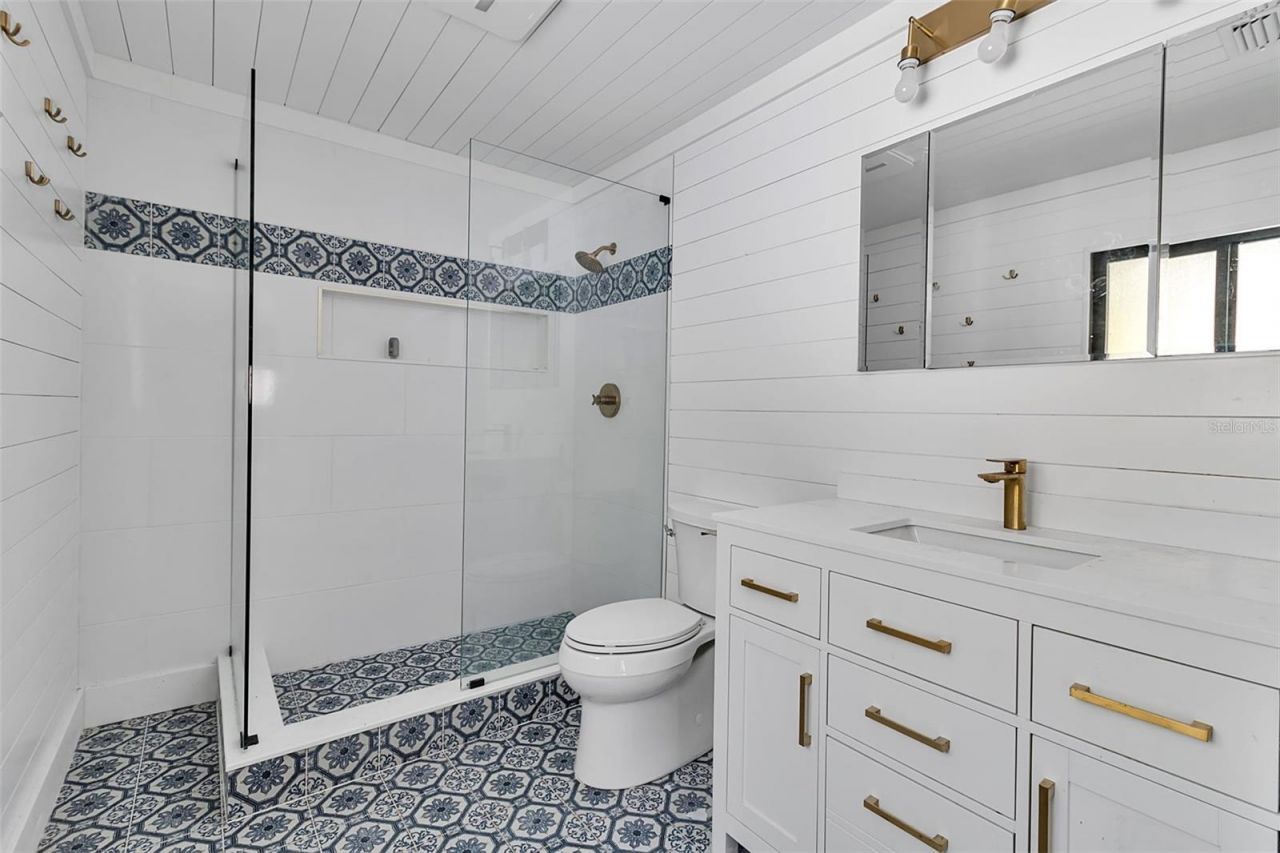 1040 Sylvan Drive, Sarasota, FL 34234 Photo