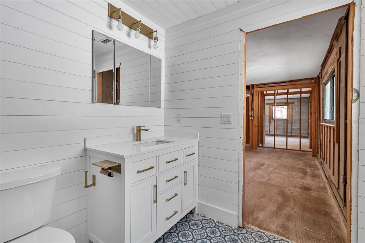 1040 Sylvan Drive, Sarasota, FL 34234 Photo