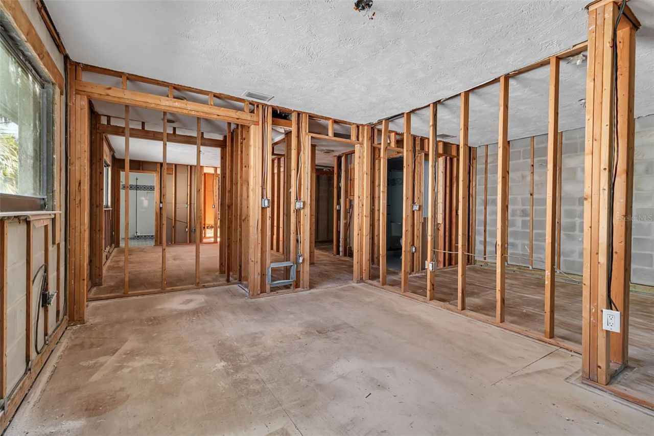 1040 Sylvan Drive, Sarasota, FL 34234 Photo