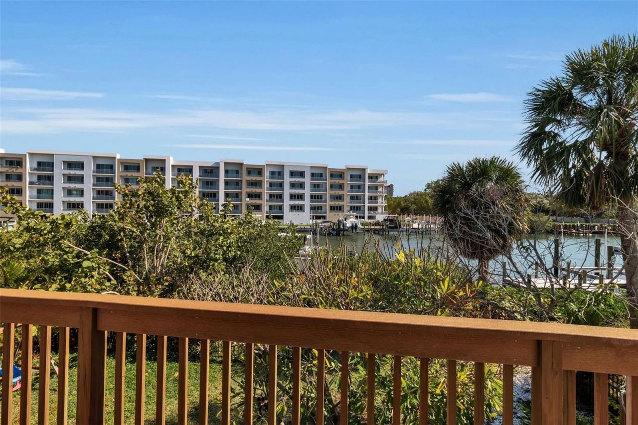 1040 Sylvan Drive, Sarasota, FL 34234 Photo