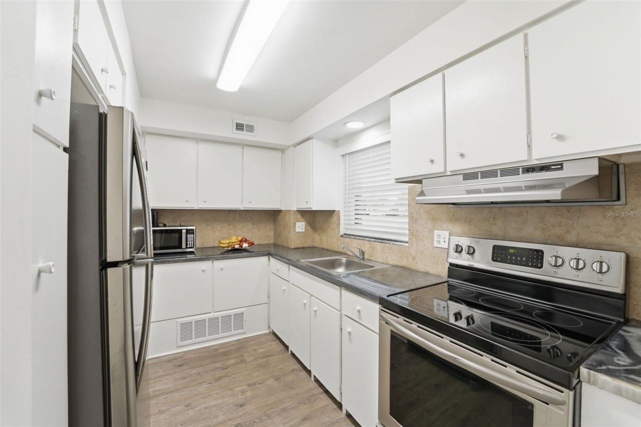 3900 Roxane Boulevard , Unit 10A, Sarasota, FL 34235 Photo