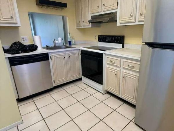 105 Royal Park Drive, Unit 3a, Oakland Park, FL 33309