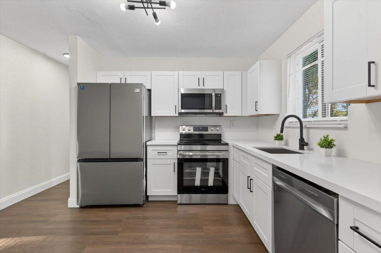 710 SW 67th Avenue, Pembroke Pines, FL 33023 Photo