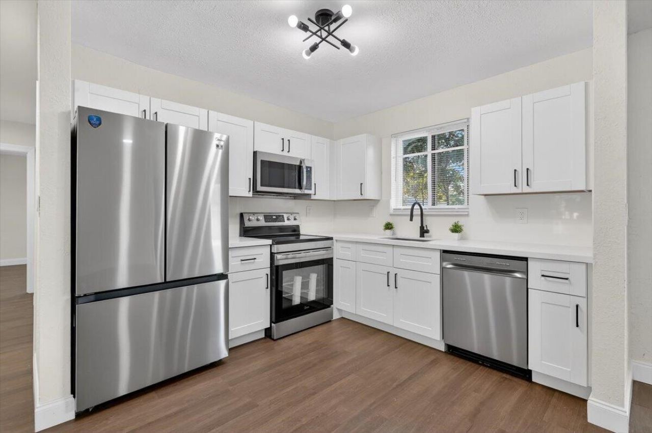 710 SW 67th Avenue, Pembroke Pines, FL 33023 Photo