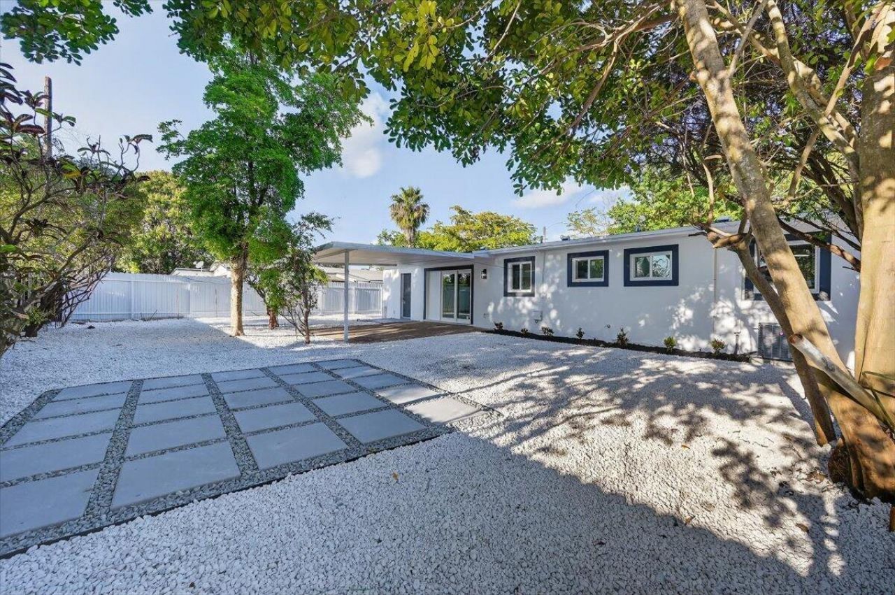 710 SW 67th Avenue, Pembroke Pines, FL 33023 Photo