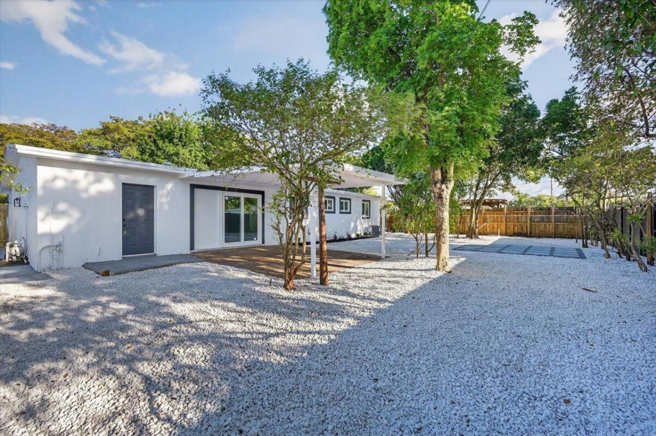 710 SW 67th Avenue, Pembroke Pines, FL 33023 Photo