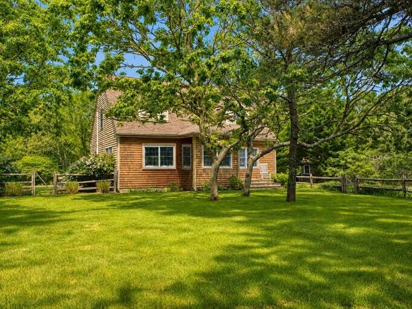 111 Charles Neck Way, West Tisbury, MA 02575