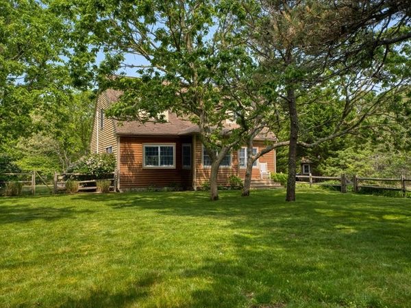 111 Charles Neck Way, West Tisbury, MA 02575