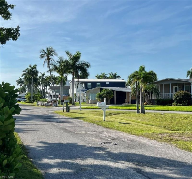 16857 Windcrest Dr, Fort Myers, FL 33908 Photo