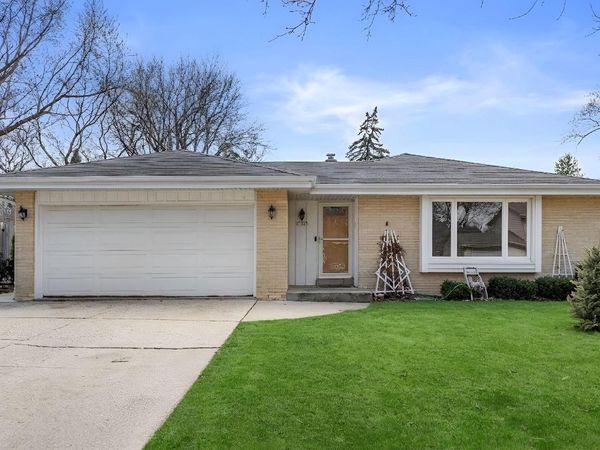 11925 W Lynx AVENUE, Milwaukee, WI 53225