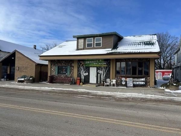 1215 MAIN STREET, Gresham, WI 54128