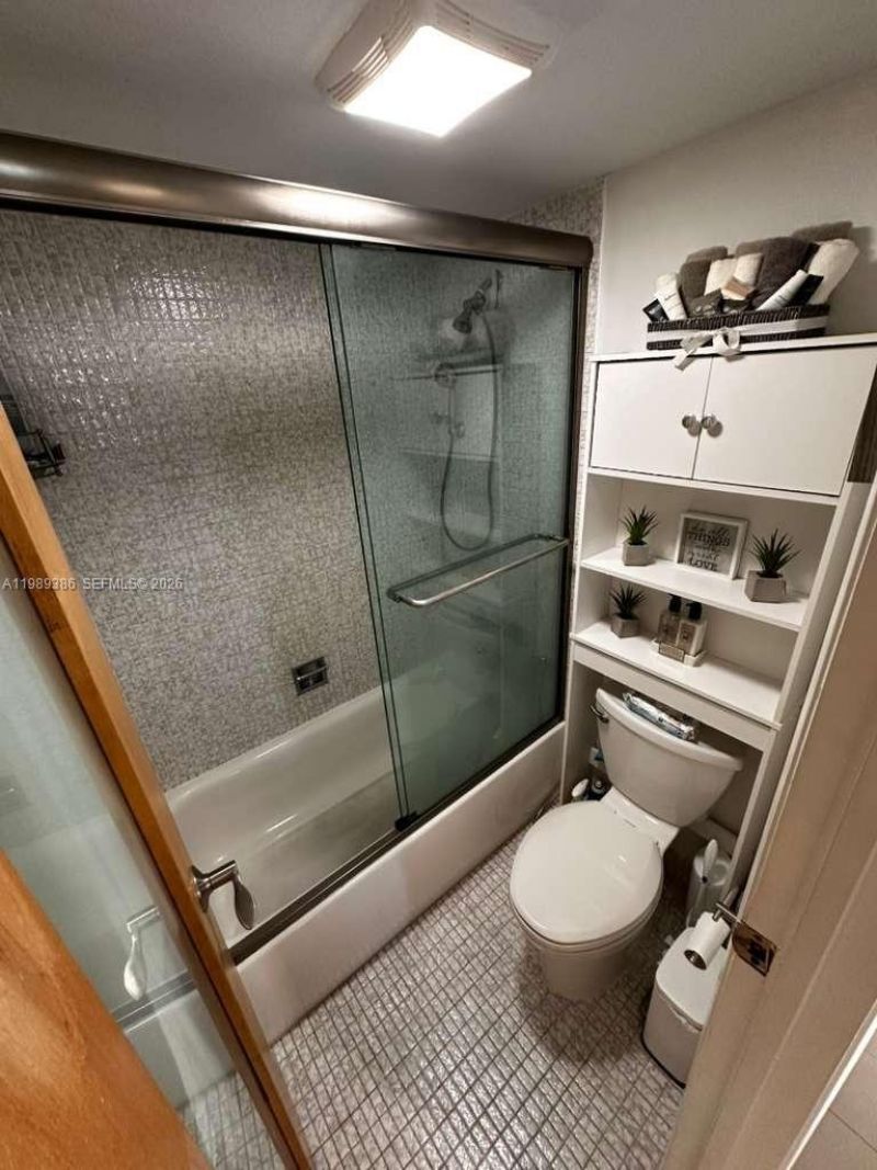 3401 N Country Club Dr , Unit 718, Aventura, FL 33180 Photo