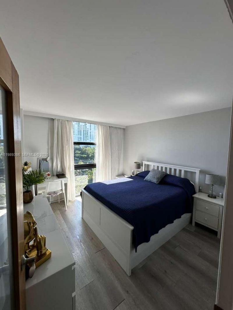 3401 N Country Club Dr , Unit 718, Aventura, FL 33180 Photo