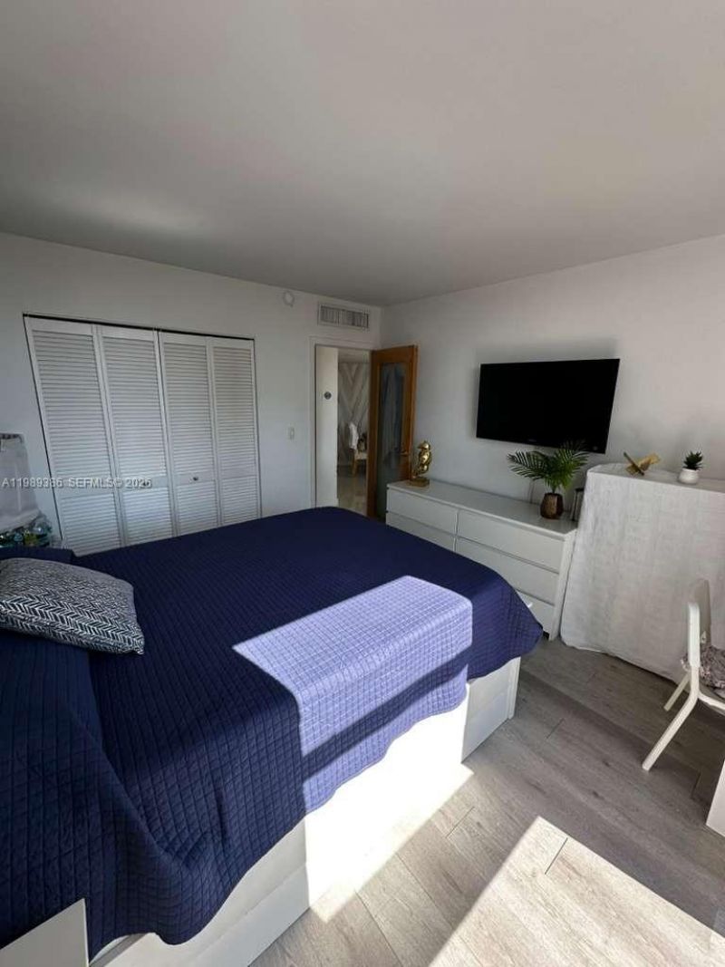 3401 N Country Club Dr , Unit 718, Aventura, FL 33180 Photo