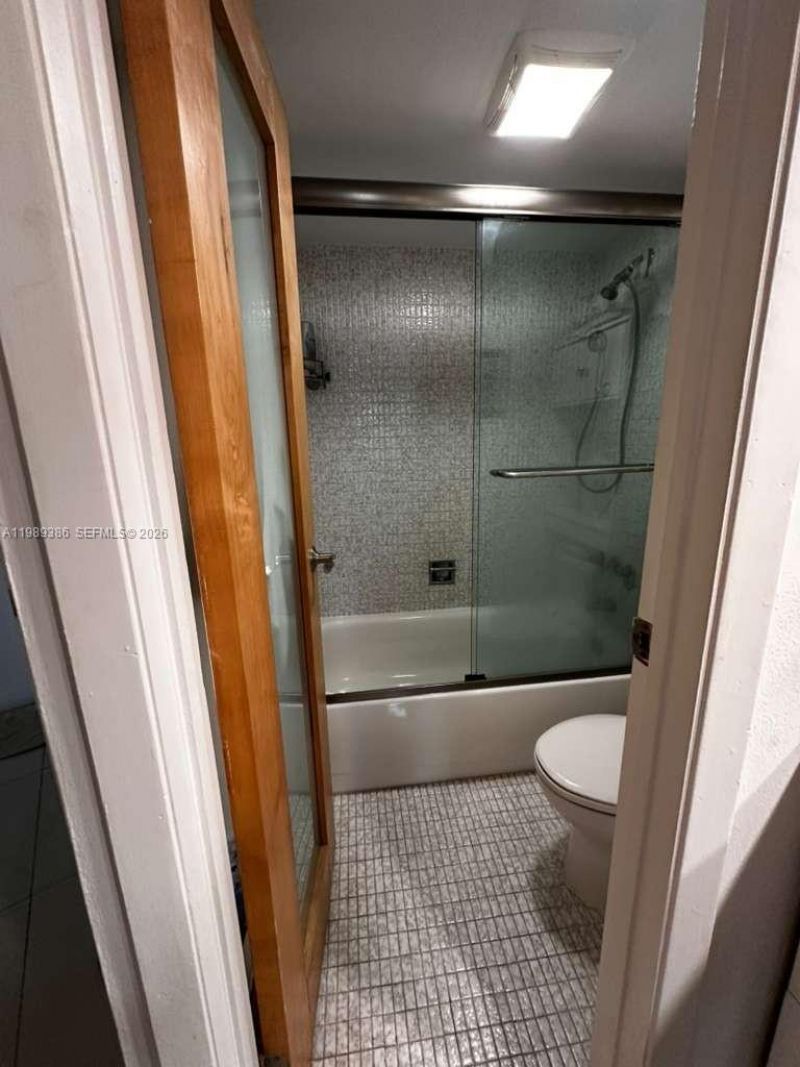 3401 N Country Club Dr , Unit 718, Aventura, FL 33180 Photo